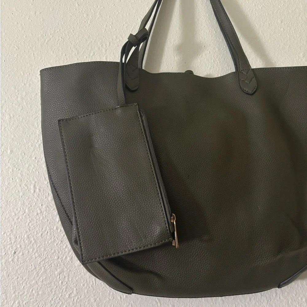 Vegan Leather Tote Bag - Picture 6 of 6